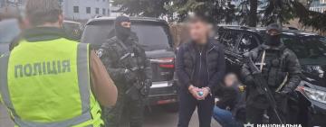 Продавали «бронь» і виїзд за кордон: Нацполіція викрила масштабну схему з участю кримінального авторитета