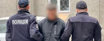 Конфлікт з трагічним наслідком: поліцейські затримали молодика, який в центрі Одеси спричинив незнайомцю смертельні травми