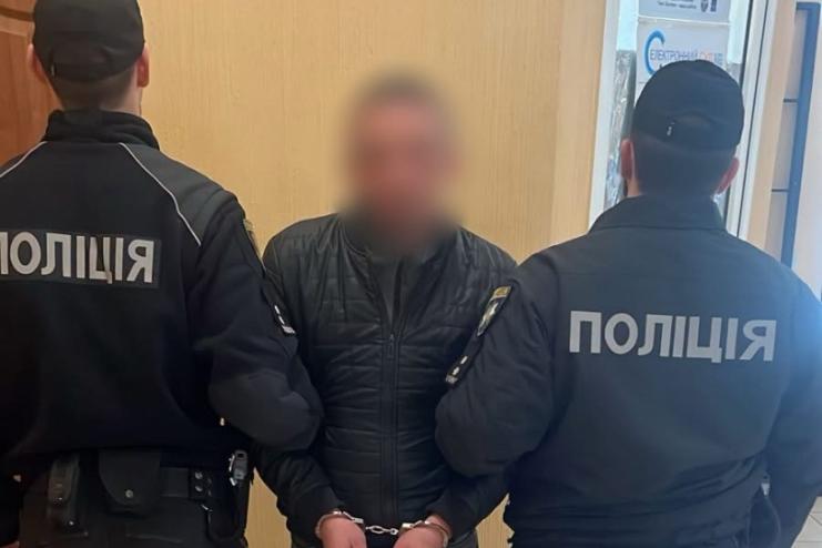 Ремонт з кровавим фіналом: поліцейські затримали жителя Одеси за підозрою у спричиненні тяжких тілесних ушкоджень знайомому