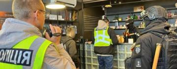Наркоторгівля, насильство та шахрайські call-центри: Нацполіція викрила «Хімпром»