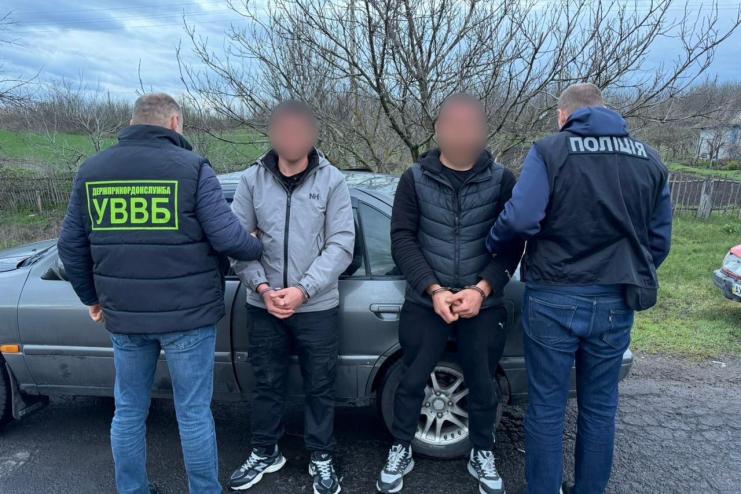 На Одещині викрили схему незаконного виїзду за кордон: організатор з Одеси та двоє братів постануть перед судом