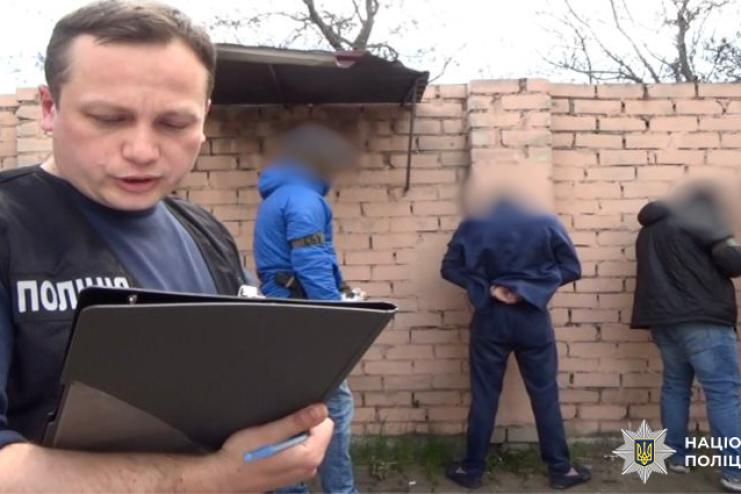 Зустріч під виглядом покупців: в Одесі група чоловіків вимагала $5000 через вигаданий борг