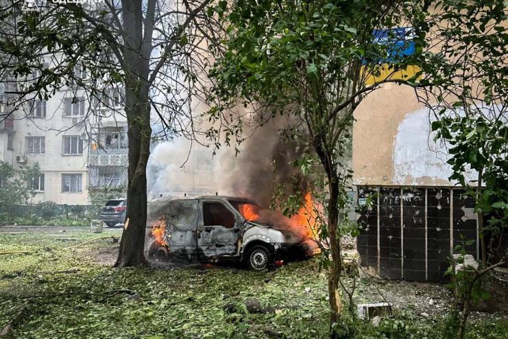 росія масовано атакує Україну дронами: на Одещині пошкоджено будинки та є постраждалі