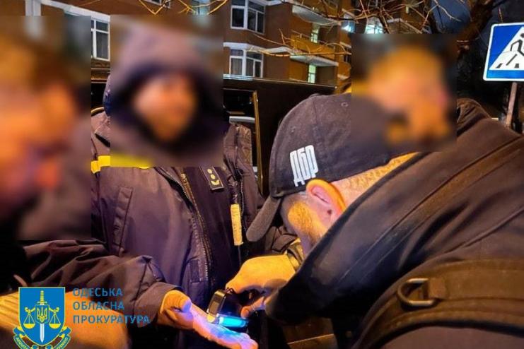 В Одесі вже чотири роки триває судова справа щодо хабарництва посадовців ДСНС: обвинувачені досі працюють у системі МВС