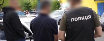 В Одесі затримали військовослужбовця, який обіцяв за 5000 доларів «зняти з розшуку» та оформити бронювання