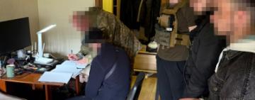 На Одещині співробітника ТЦК підозрюють у схемі для військових, які пішли в СЗЧ – ДБР 