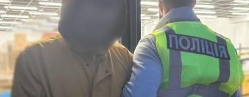 В Одесі судитимуть чоловіка, який намагався розповсюдити 145 посилок із психотропами по Україні