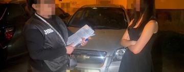 В Одесі викрили злочинну організацію, яка через call-центри та ШІ ошукувала іноземців