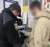 Скоїли розбійний напад на літнє подружжя та їхнього неповнолітнього онука: поліцейські завершили розслідування щодо чотирьох зловмисників 