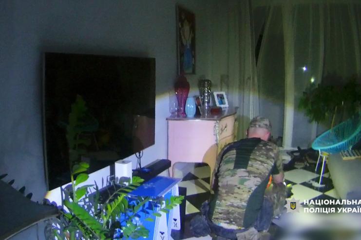 Бойова частина на 11-му поверсі: в Одесі вибухотехніки вилучили з багатоповерхівки 50 кг ворожої вибухівки