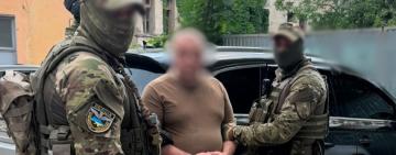 Фіктивна служба та зняття з розшуку ТЦК за 6000 доларів: на Одещині затримали посадовця військової частини