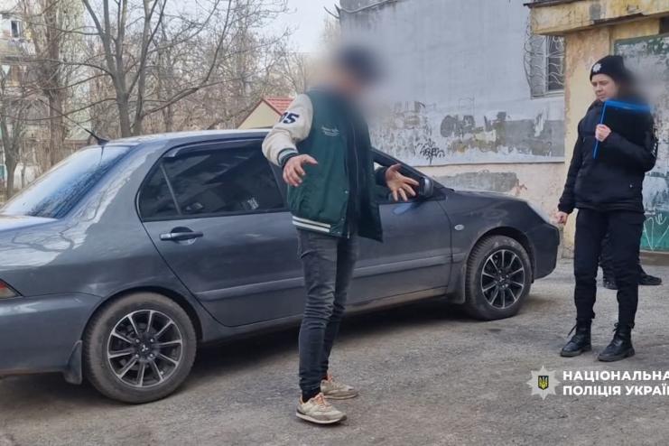 На Одещині судитимуть 31-річного чоловіка, який на замовлення підпалив два автомобілі преміумкласу 