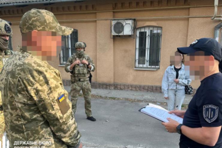В Одеській області затримали працівників ТЦК, які катували військовозобов'язаних у приміщенні військкомату