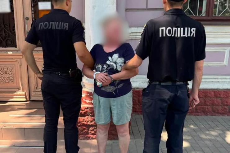 Поліцейські повідомили жительці Кілії про підозру у спричиненні тяжких тілесних ушкоджень знайомій