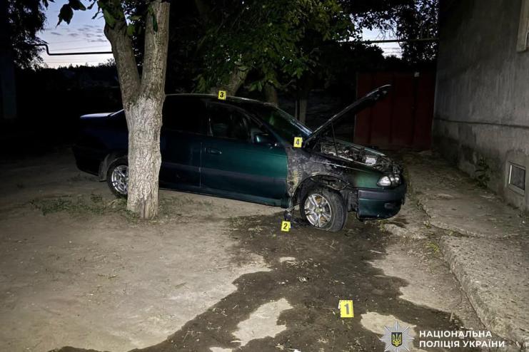 Через побутовий конфлікт син підпалив два автомобілі батька: поліцейські оперативно встановили зловмисника