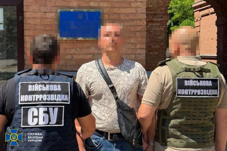В Одесі СБУ затримала доцента військової академії, який зливав ГРУ секретні креслення БПЛА та гальмував виробництво дронів