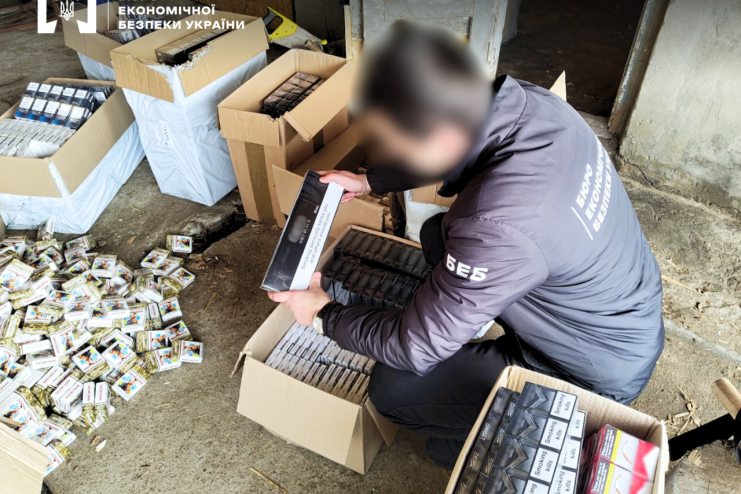 Підпільний бізнес на 1,6 мільйона: на Одещині засудили підприємця за торгівлю контрафактним алкоголем та сигаретами