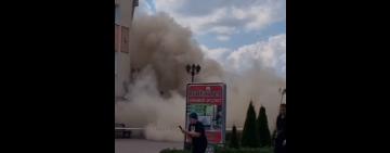 ВІДЕО: на Одещині в центрі міста обвалилася будівля швейної фабрики
