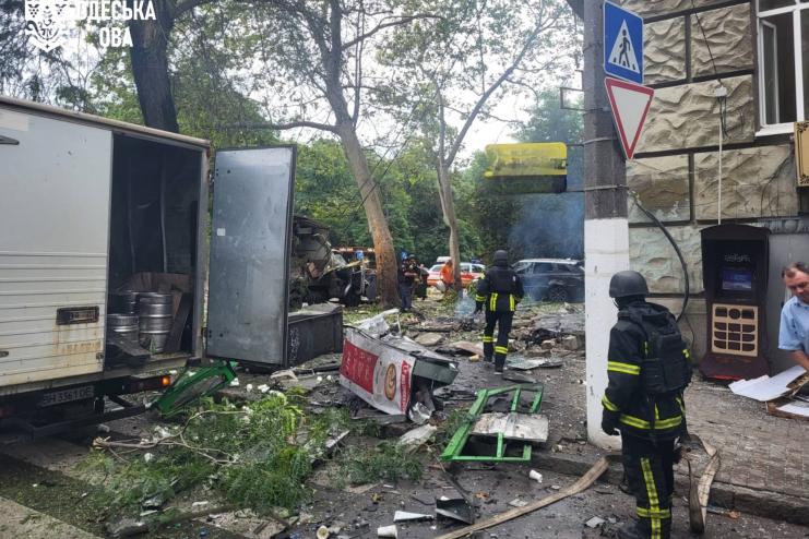 Російські війська атакували Одещину: пошкоджено центр Одеси, а Чорноморськ залишився без води