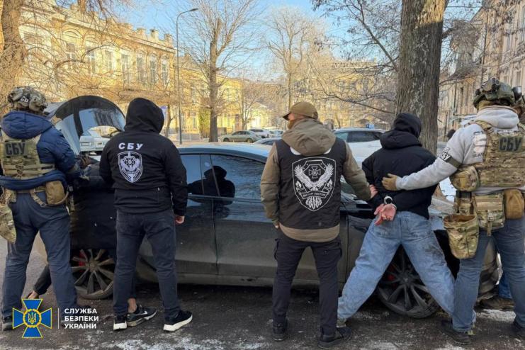 В Одесі СБУ викрила злочинне угруповання рекетирів, яке вимагало гроші у місцевих жителів