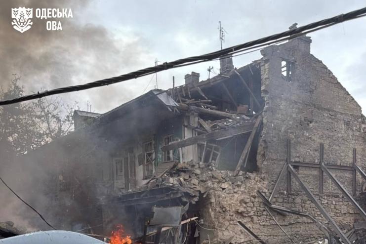 Російська армія атакувала Одесу безпілотниками: зруйновано житловий будинок, є постраждалі