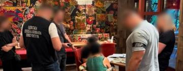 Інвалідність за 11 тисяч доларів: в Одесі на хабарі затримали працівницю ТЦК