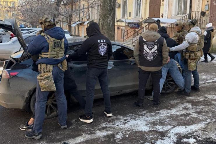 В Одесі вимагачі вибивали вигадані борги й силоміць вивезли чоловіка на його Tesla: учасники угруповання отримали тюремні терміни