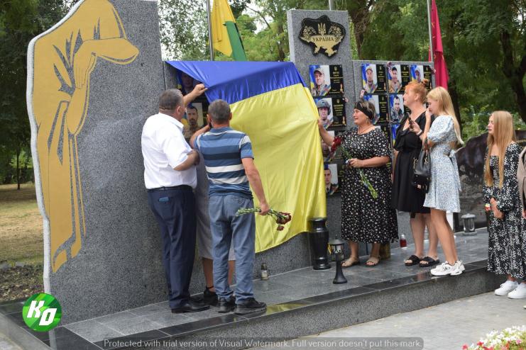 У Бессарабському відбувся мітинг-реквієм та відкриття меморіальних дощок полеглим Захисникам України