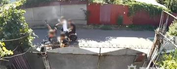 В Одесі 16-річний хлопець влаштував стрілянину з електровелосипеда: поліція встановила учасників інциденту