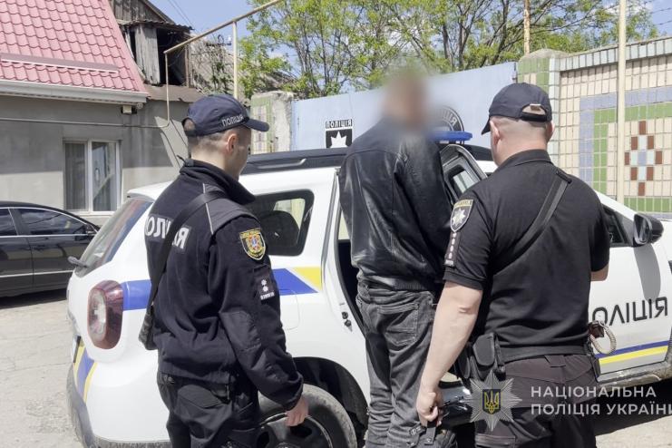 Побив до смерті та закопав у лісосмузі: на Одещині перед судом постане чоловік за вбивство товариша