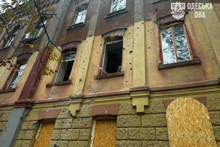 Одещина понад сім годин перебувала під масованою атакою: пошкоджено житловий будинок та навчальні заклади