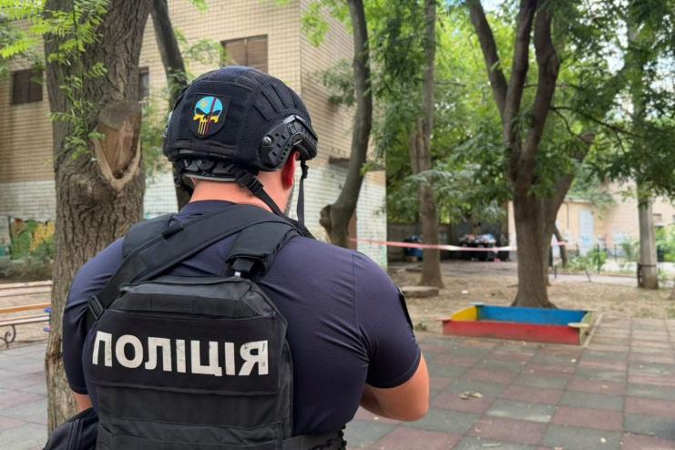 Поліцейські працюють на місці вибуху в Хаджибейському районі Одеси