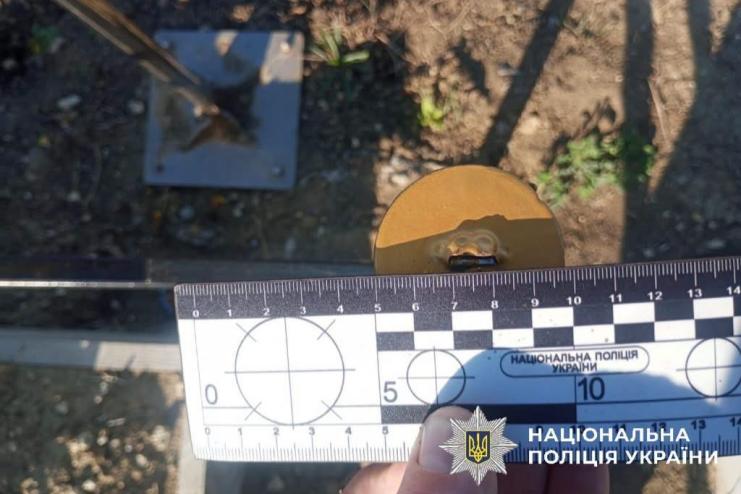 Пошкодили могили загиблих військових: поліція розслідує інцидент на кладовищі в Подільську