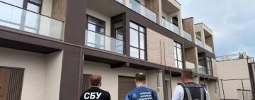 Незаконно звів 47 таунхаусів над морем: в Одесі забудовнику повідомили про підозру у завданні громаді 50 млн грн збитків