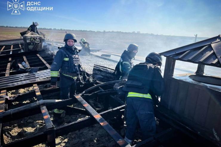 Удари по мирній інфраструктурі: ворог атакував діючу птахоферму на Одещині