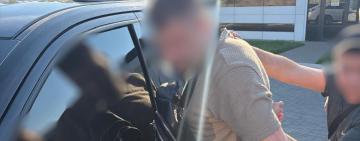 Тисяча доларів за підключення до світла: в Одесі судитимуть посадовця залізниці за зловживання впливом