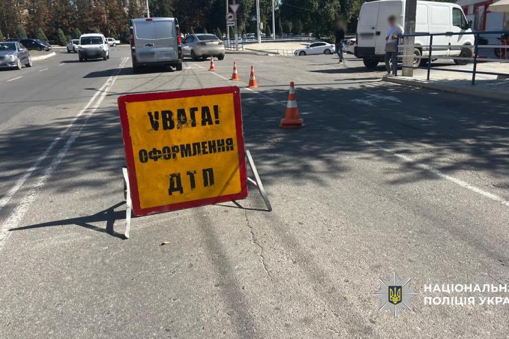В'їхав у мікроавтобус на електробайку: в Ізмаїлі підліток потрапив у ДТП, а відповідатимуть батьки