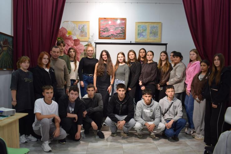 Від Босфору до Арарату: Василіса Мартинова розповіла арцизьким школярам, як маленькими кроками йти до великих мрій