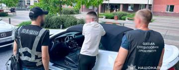 В Одесі судитимуть пару, яка за $1900 обіцяла посприяти в отриманні номерних знаків