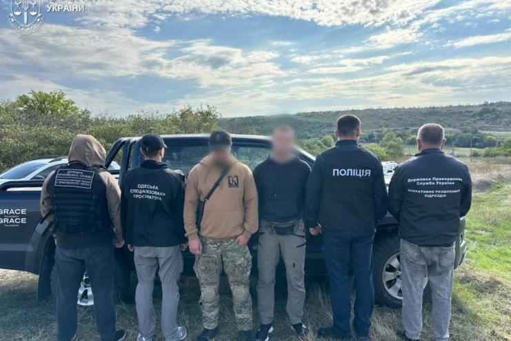 На Одещині військовослужбовця підозрюють в організації втечі за кордон за $6 тисяч