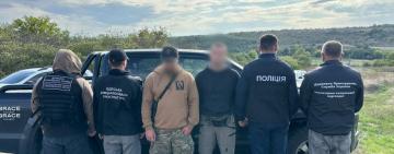 На Одещині військовослужбовця підозрюють в організації втечі за кордон за $6 тисяч