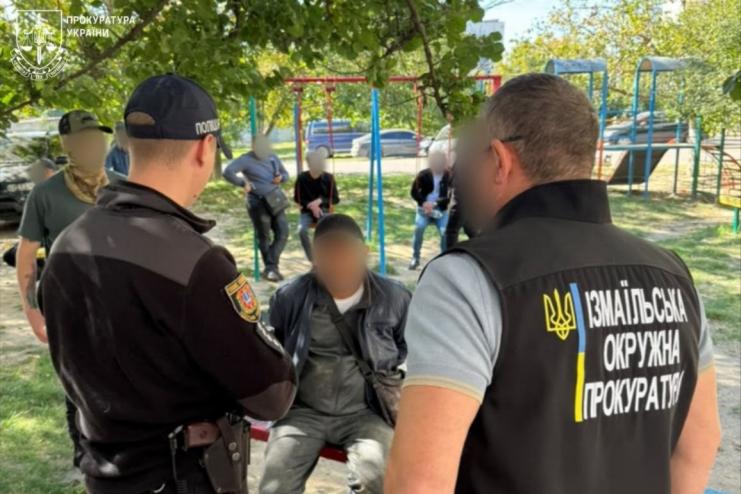 В Ізмаїлі затримали ділків, які оцінили перетин кордону в 9100 доларів
